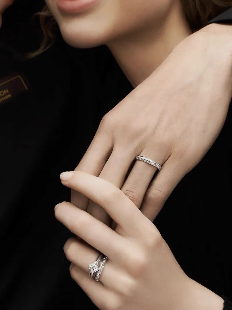 Louis Vuitton Damier Diamonds 18K Gold Ring