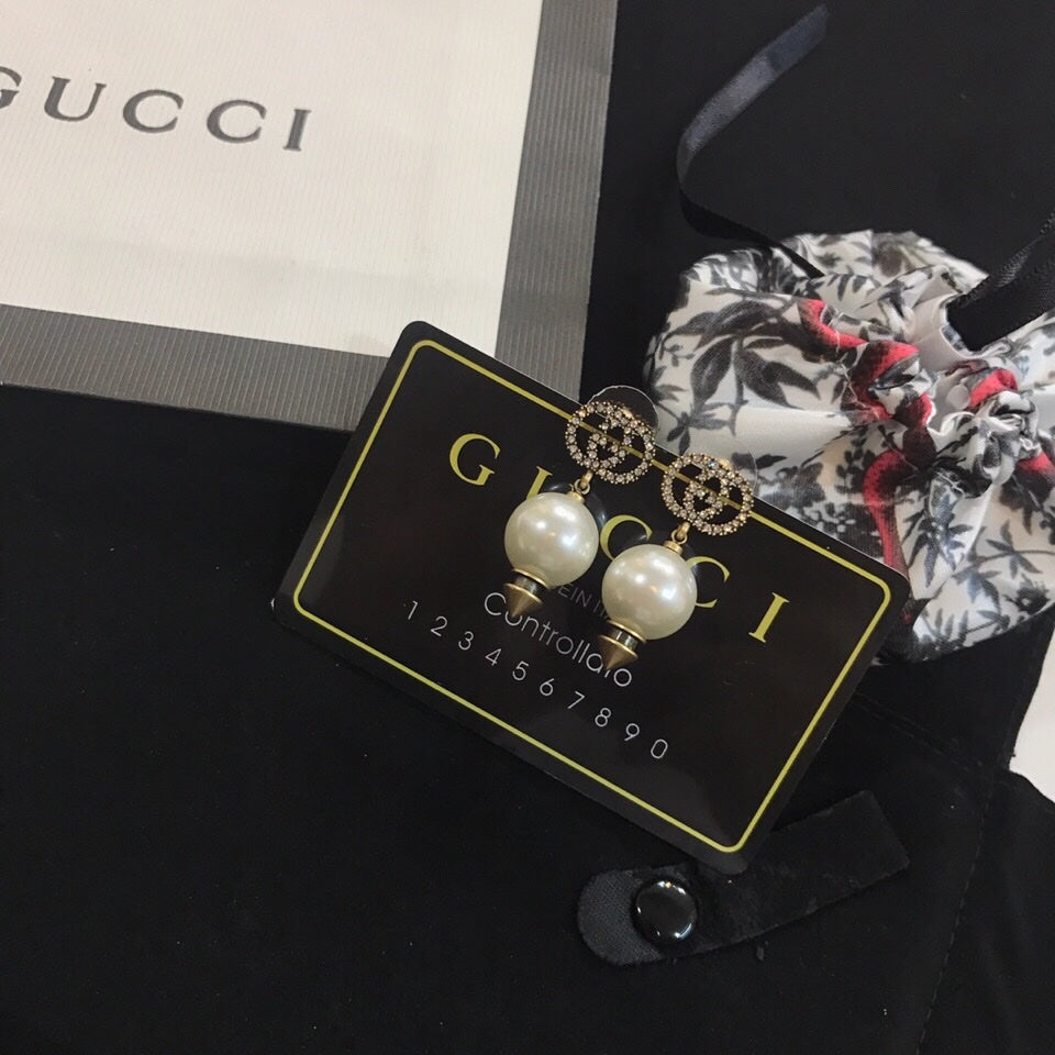 Gucci Double Pearl Pendant 18K Gold Earrings