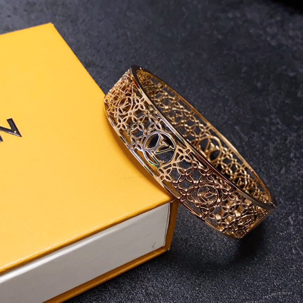 Louis Vuitton Cuff Chains 18K Gold Bracelet