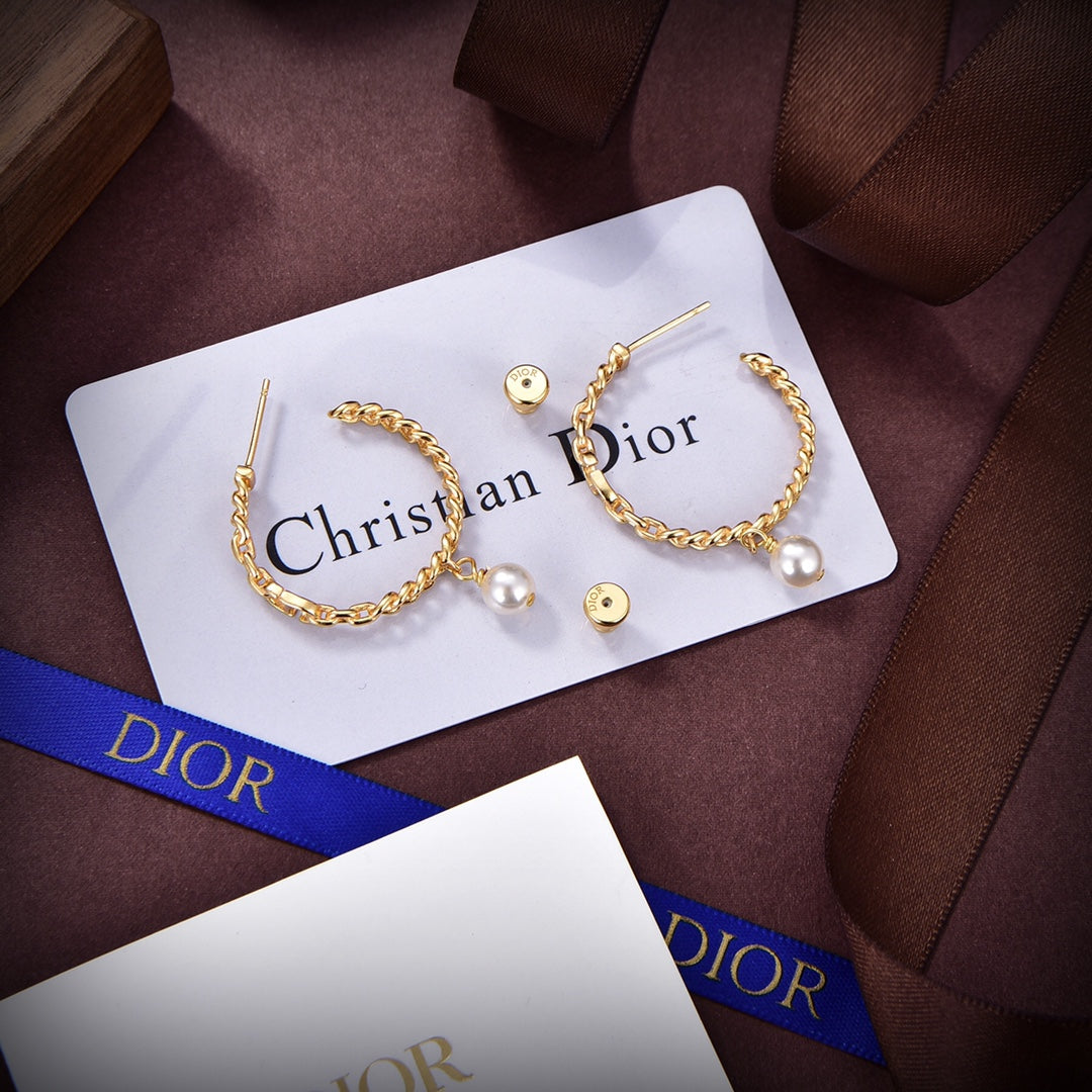 Dior 30 Montaigne 18K Gold Earrings
