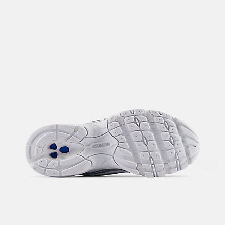 740 Lace - New Balance